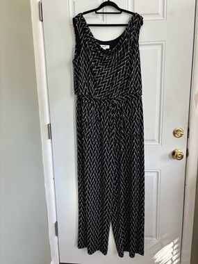Soho Sleeveless Black & White Geometric Print Palazzo Jumpsuit, Size XL